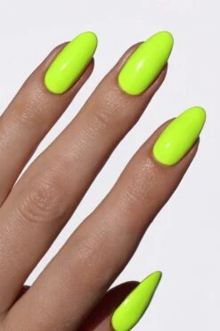 Electric Daisy -Cirque Colors Shop LOWRES Emiline electricdaisy 21435