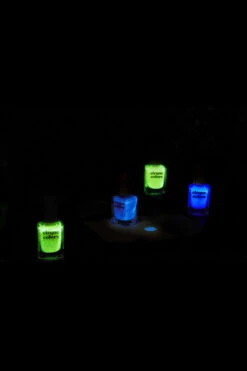 Paranormal Prom Queen -Cirque Colors Shop LOWRES stylized launchimage inthedark 8f5132cd b05f 41e4 8a0a 798603d82530