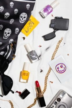 Nirvana -Cirque Colors Shop LOWRES stylized polishes01 77f139bd 0973 42e6 8aa6 56b28a0b4e5d