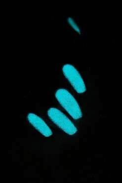 Paranormal Prom Queen -Cirque Colors Shop LOWRES swatch kenya paranormalpromqueen inthedark