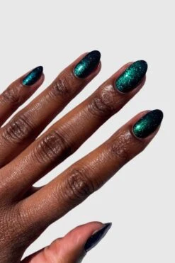 Night Fever -Cirque Colors Shop LOWRES Lauren nightfever over black 02 85938