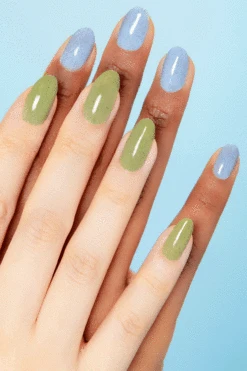 Robin 12 Robin -Cirque Colors Shop PISTACHIO ROBIN 3 LOW RES 64860