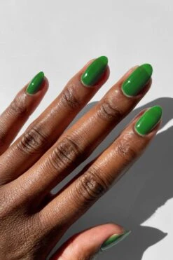 Kelly Jelly -Cirque Colors Shop lauren swatch kelly jelly 01 08339