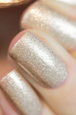 Prima Donna -Cirque Colors Shop new swatch Prima Donna 3 low res 19218